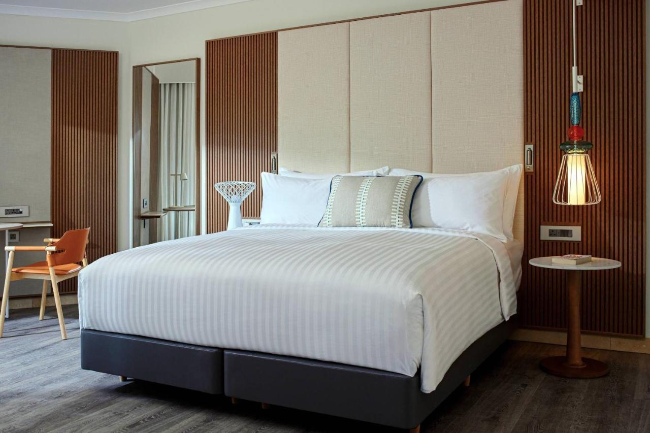 Club Room 1 King Bed Balcony Pool View M Club Lounge Access