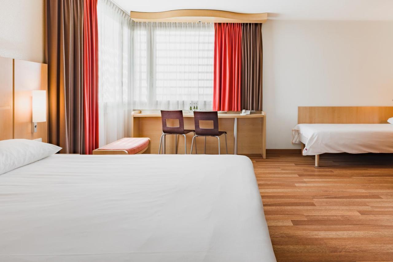 Standard Family Room One Double Bed One Single Bed