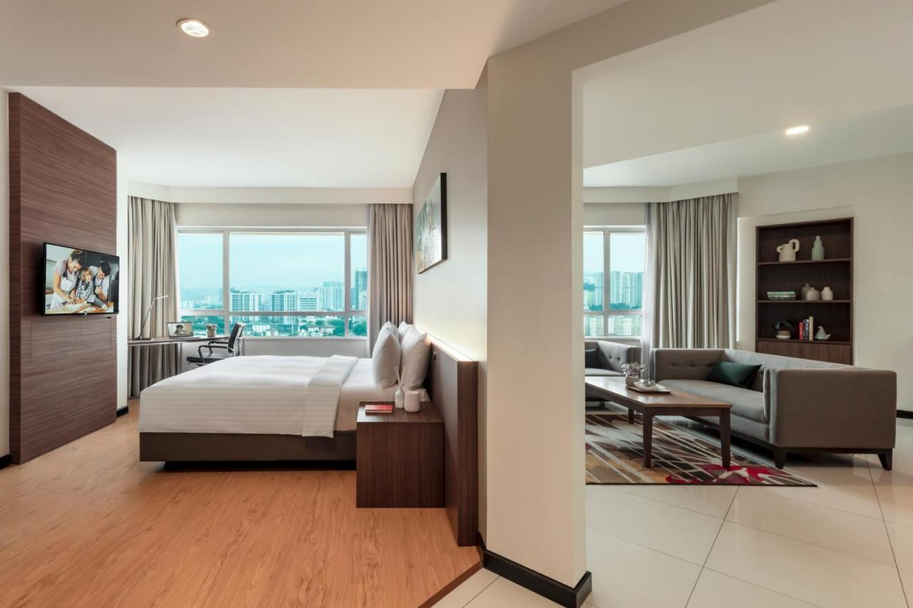 One-Bedroom Deluxe Corner
