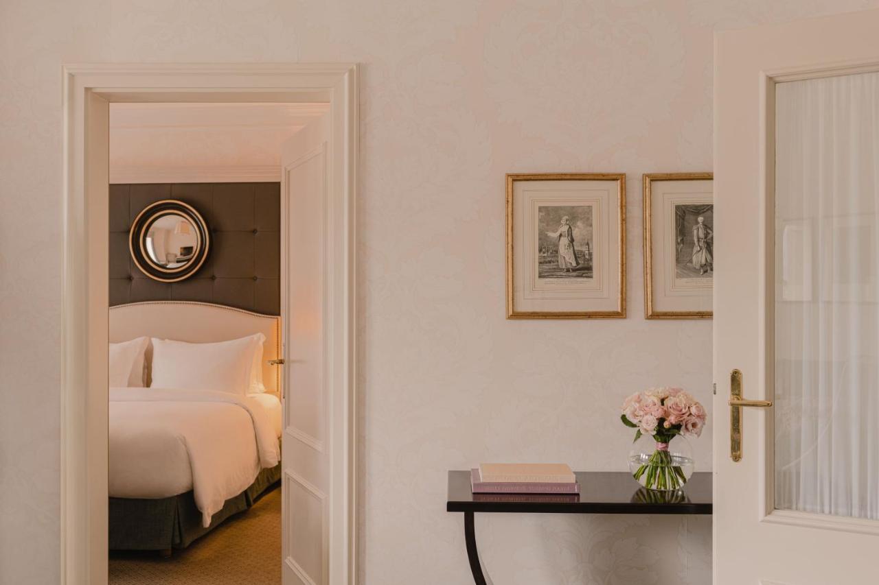 Grand Suite 1 Bedroom Suite 1 King