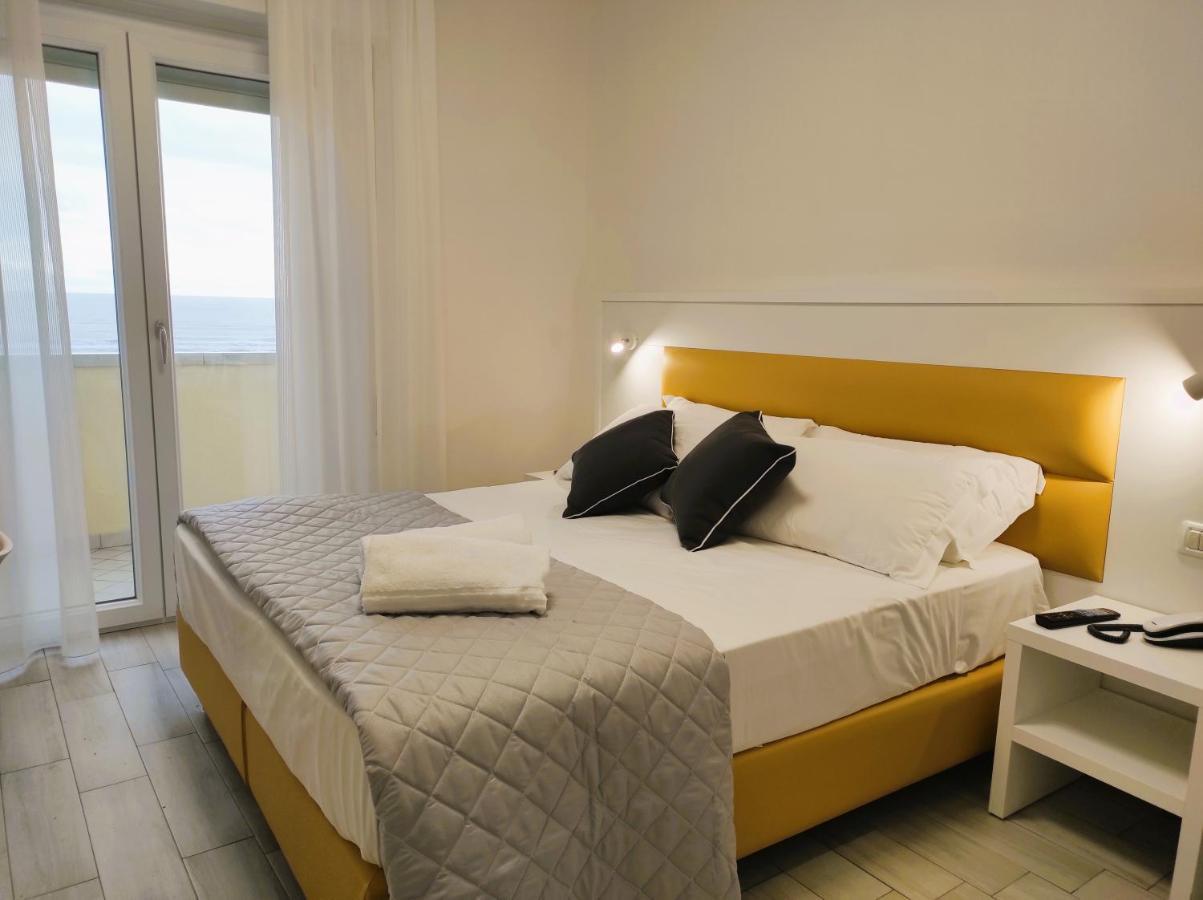 Deluxe Double or Twin Room Sea View