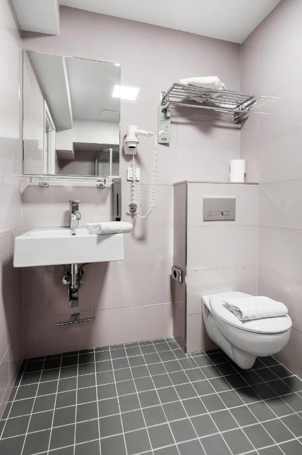 Single Room without Window