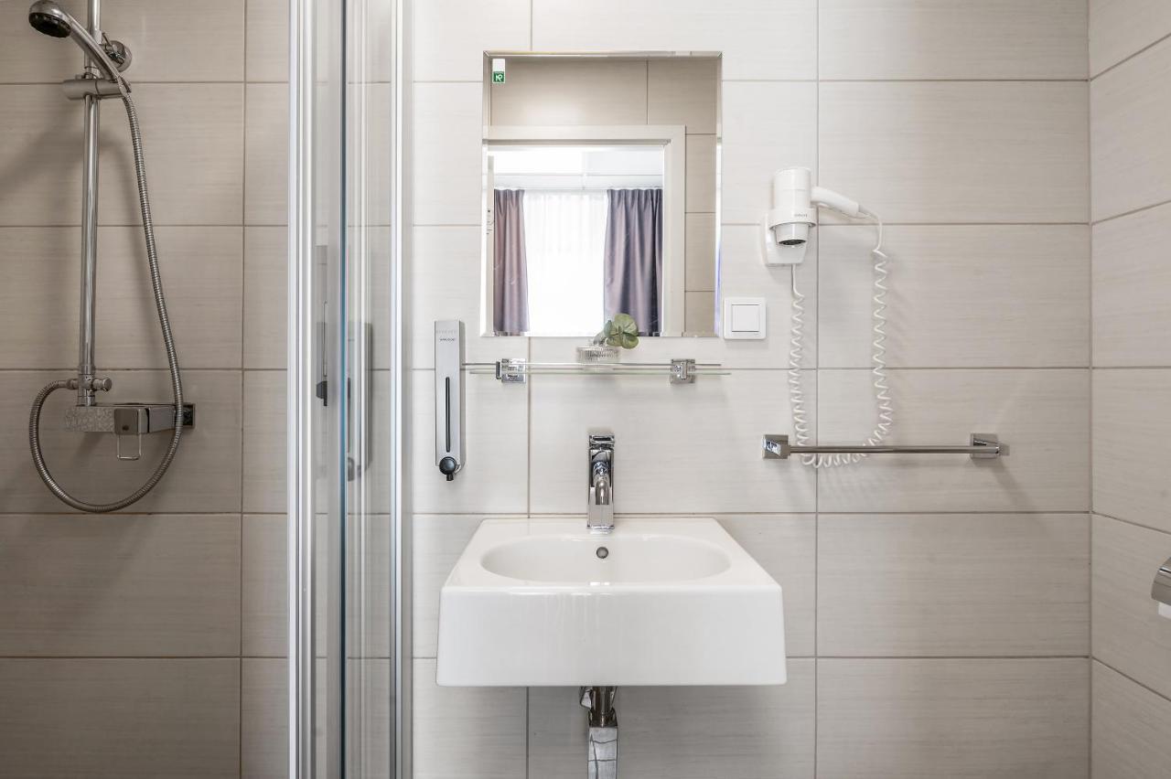 Standard Twin Room Separate Beds