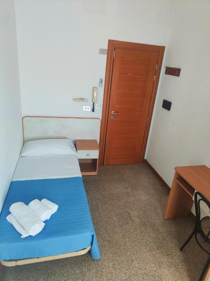 Camera Singola con Bagno Privato Esterno