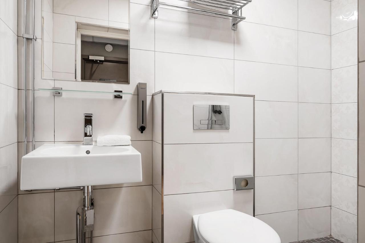 Single Room without Window