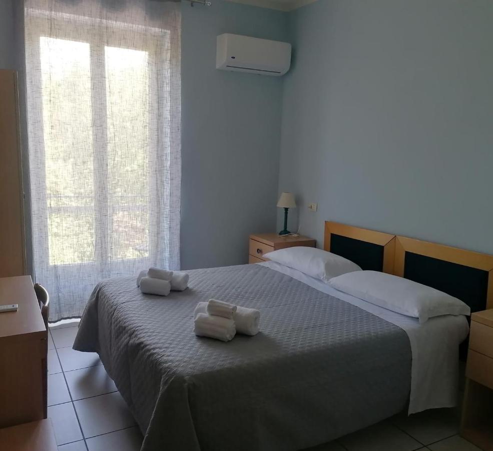 Double or Twin Room Partial Sea View