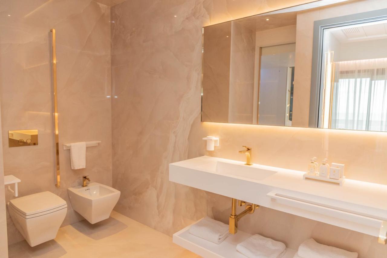 Loft Suite Hammam balcony frontal sea view,1539610588:JPEG