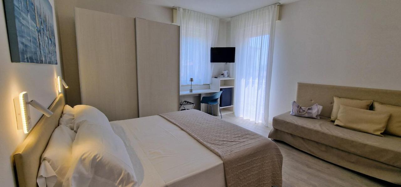 Large Double or Twin Room,1410078101:JPEG