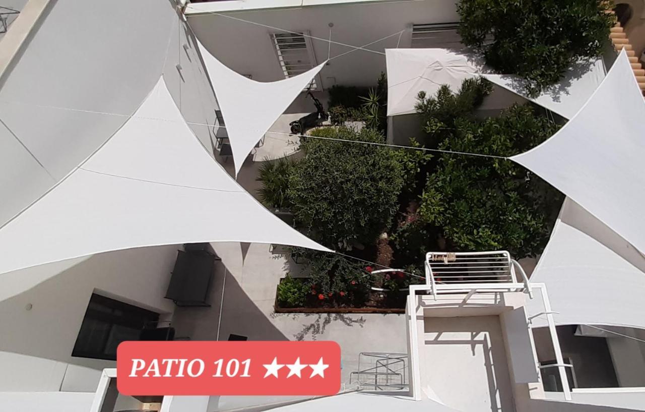 Single Room Patio,1428012355:JPEG