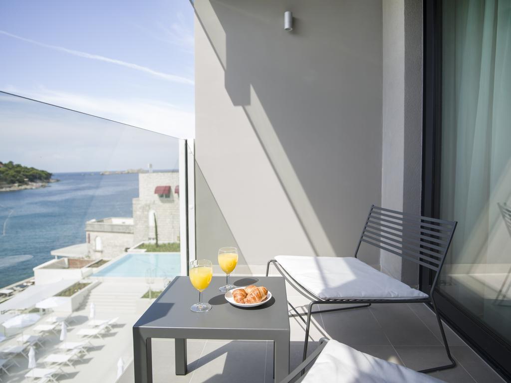 Camera Matrimoniale Deluxe con Vista Mare e Balcone