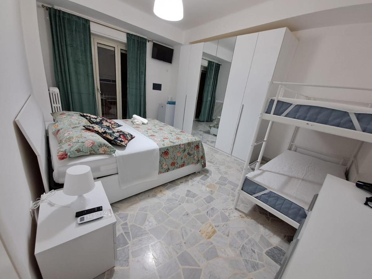 Camera Quadrupla con Bagno in Comune
