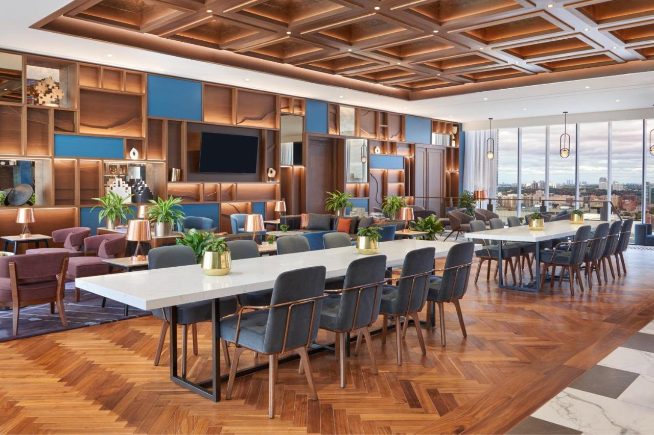 Royal Suite 1 King Bed Club Lounge Access