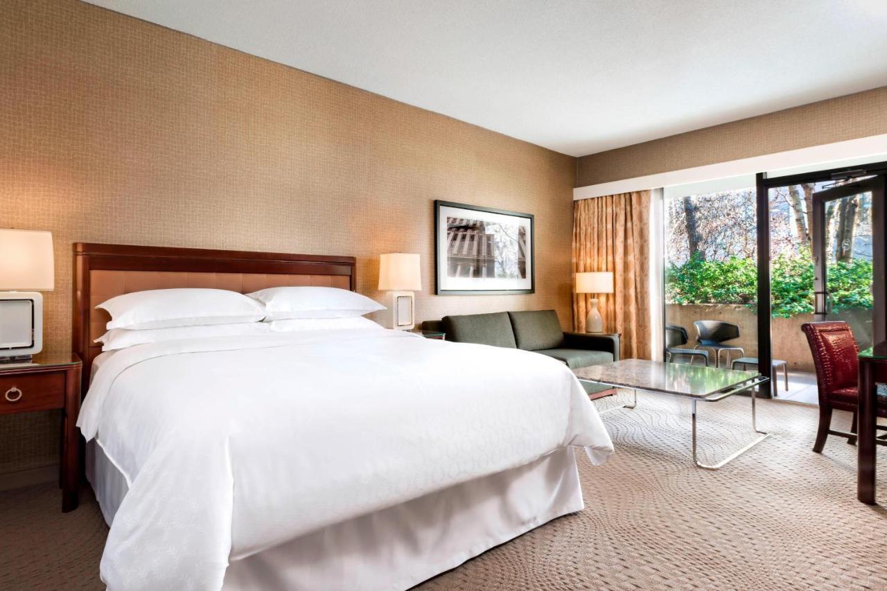 Guest room 1 King Garden view