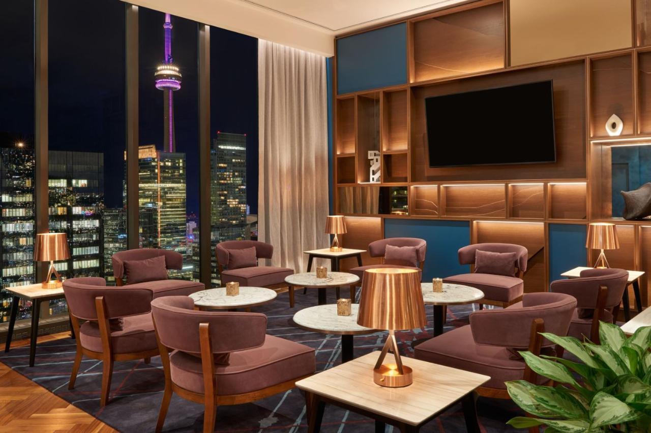 Royal Suite 1 King Bed Club Lounge Access
