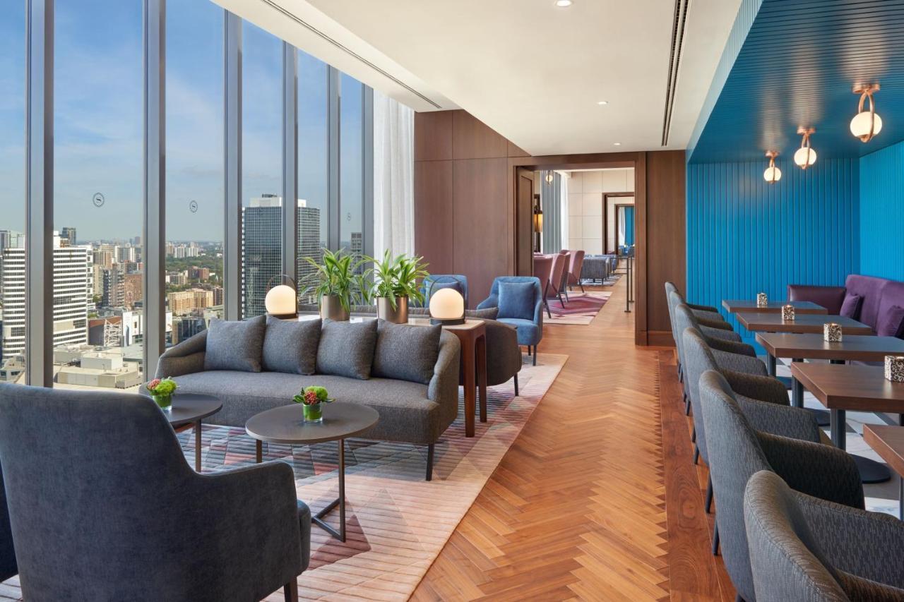 Royal Suite 1 King Bed Club Lounge Access