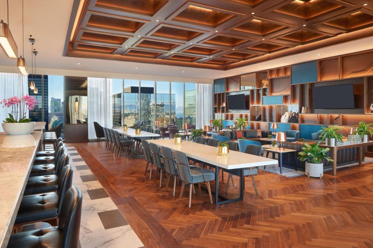 Royal Suite 1 King Bed Club Lounge Access