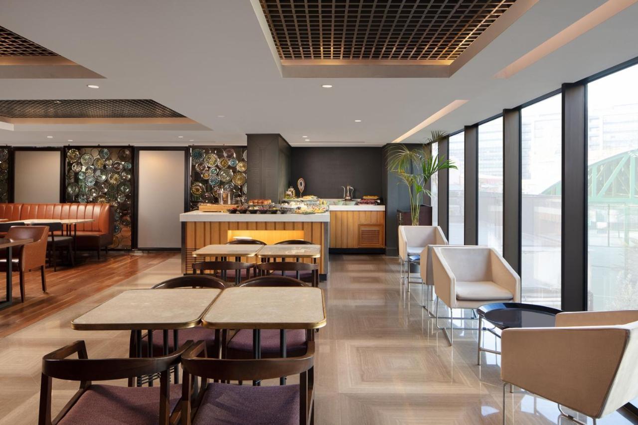 Camera Executive Doppia con Letti Singoli con Accesso Lounge