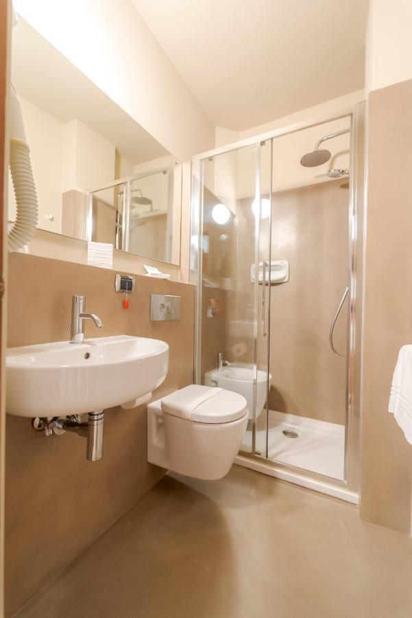 Camera Tripla con Vista Mare