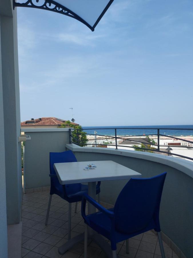 One-Bedroom Apartment Sea View