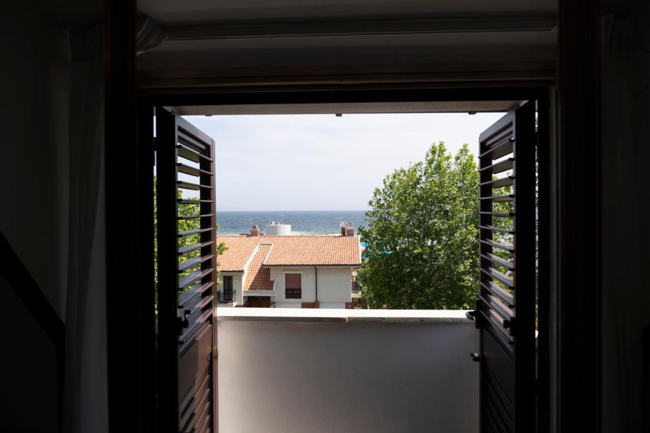 Camera Familiare con Vista Mare