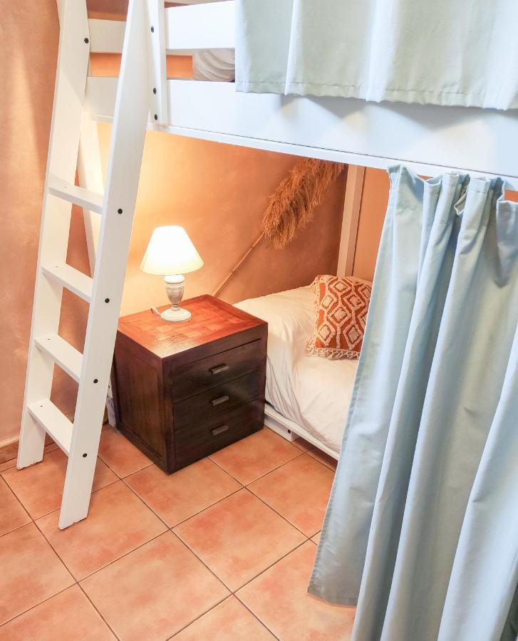 Posto Letto in Dormitorio Misto con 6 Letti