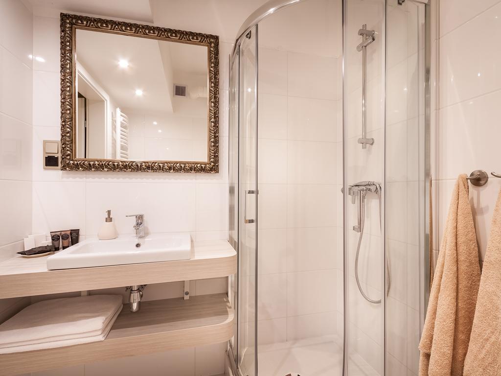 Studio Apartment Single Beds
