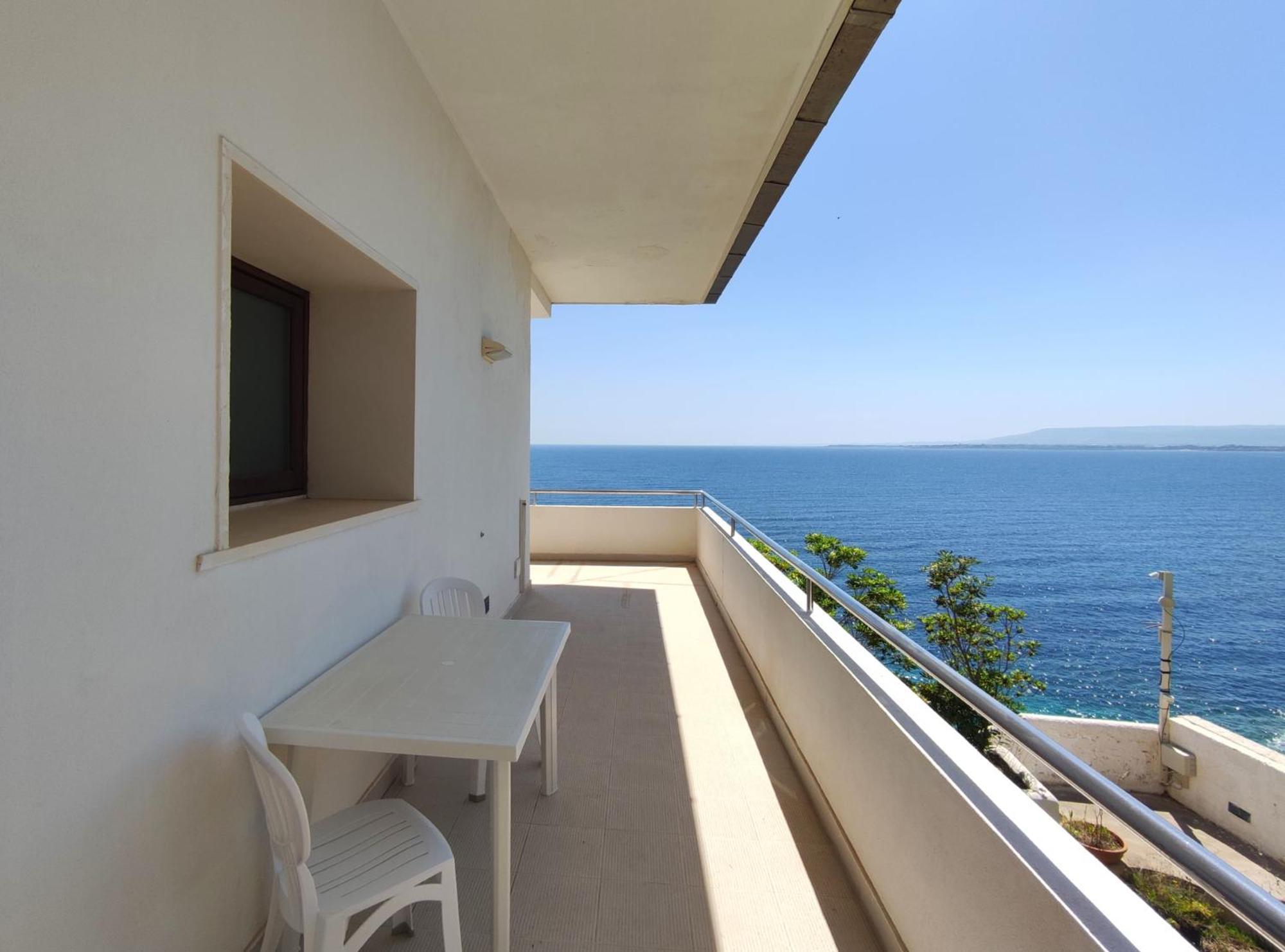 Superior One-Bedroom Apartment