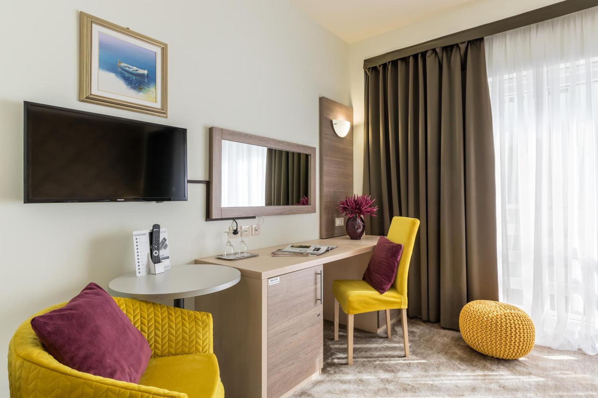 Standard Twin Room
