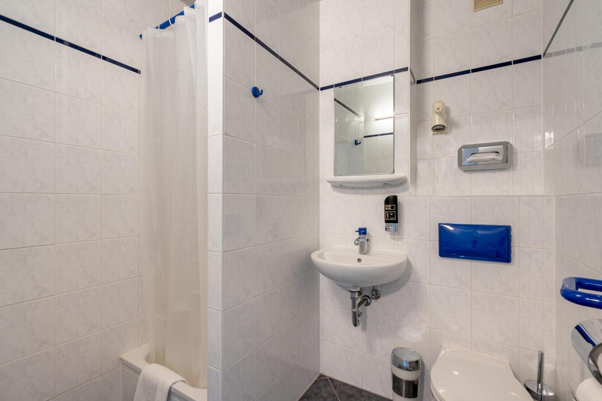 Posto Letto in Dormitorio con 6 Letti