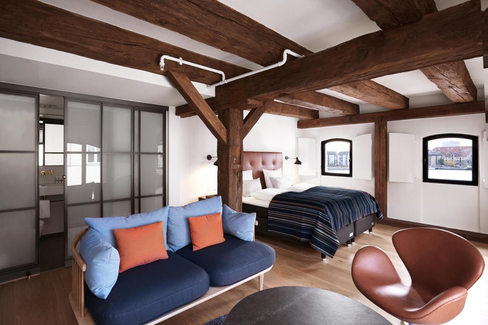 Deluxe Suite