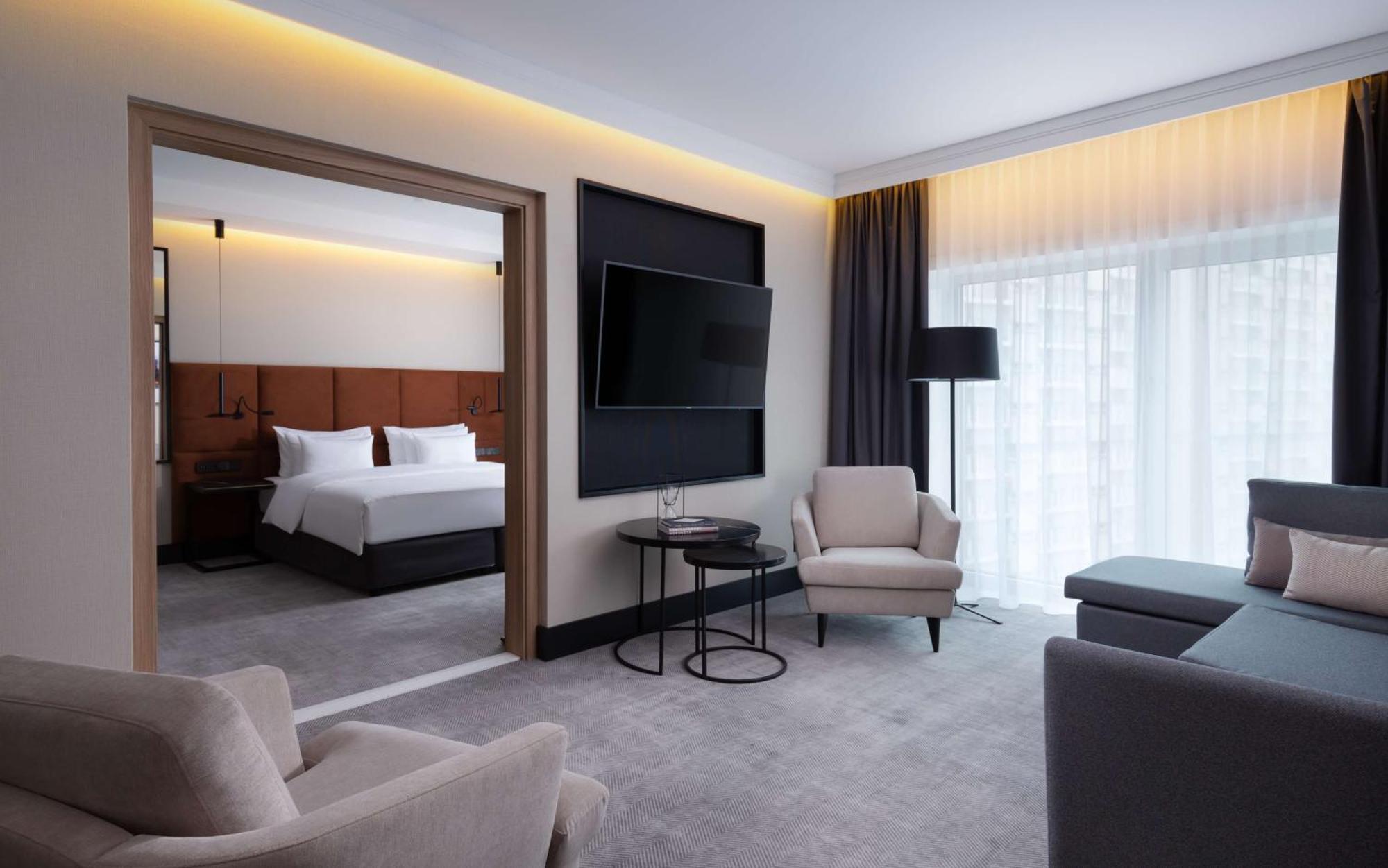 Suite Lounge Access
