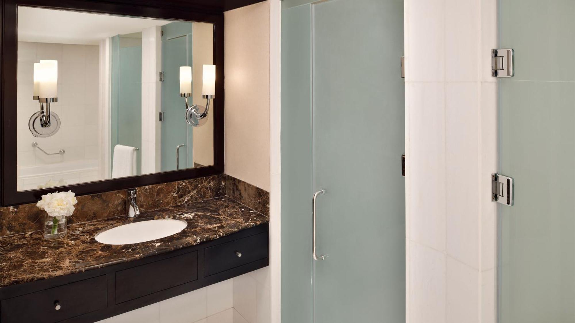 Classic King Room Sea View Club Lounge Access