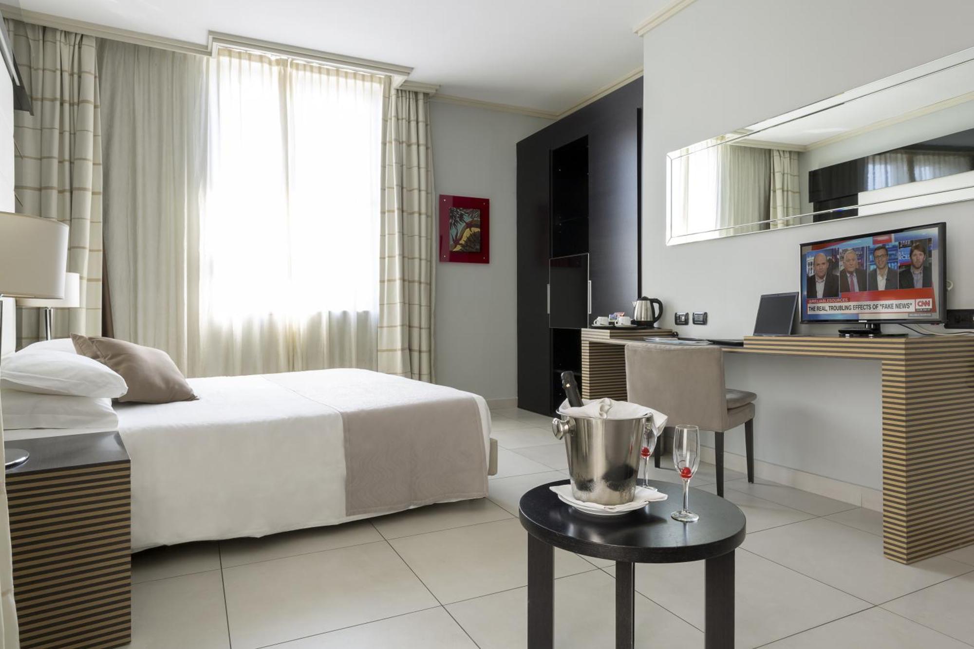 Junior Suite,1446110737:JPEG