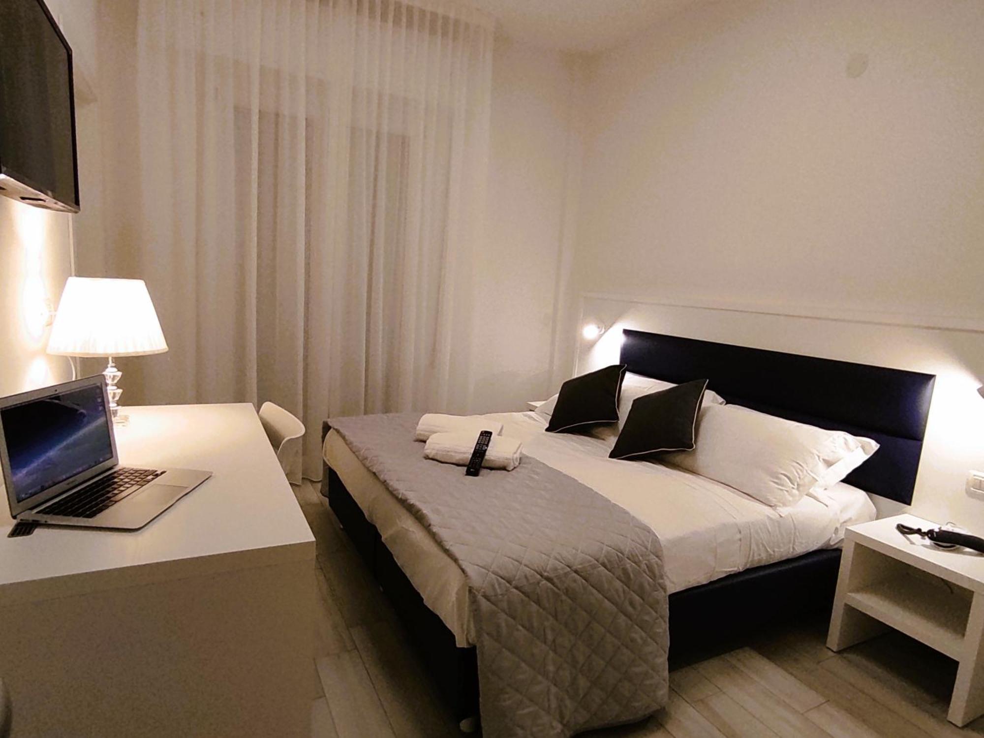 Deluxe Double or Twin Room Sea View