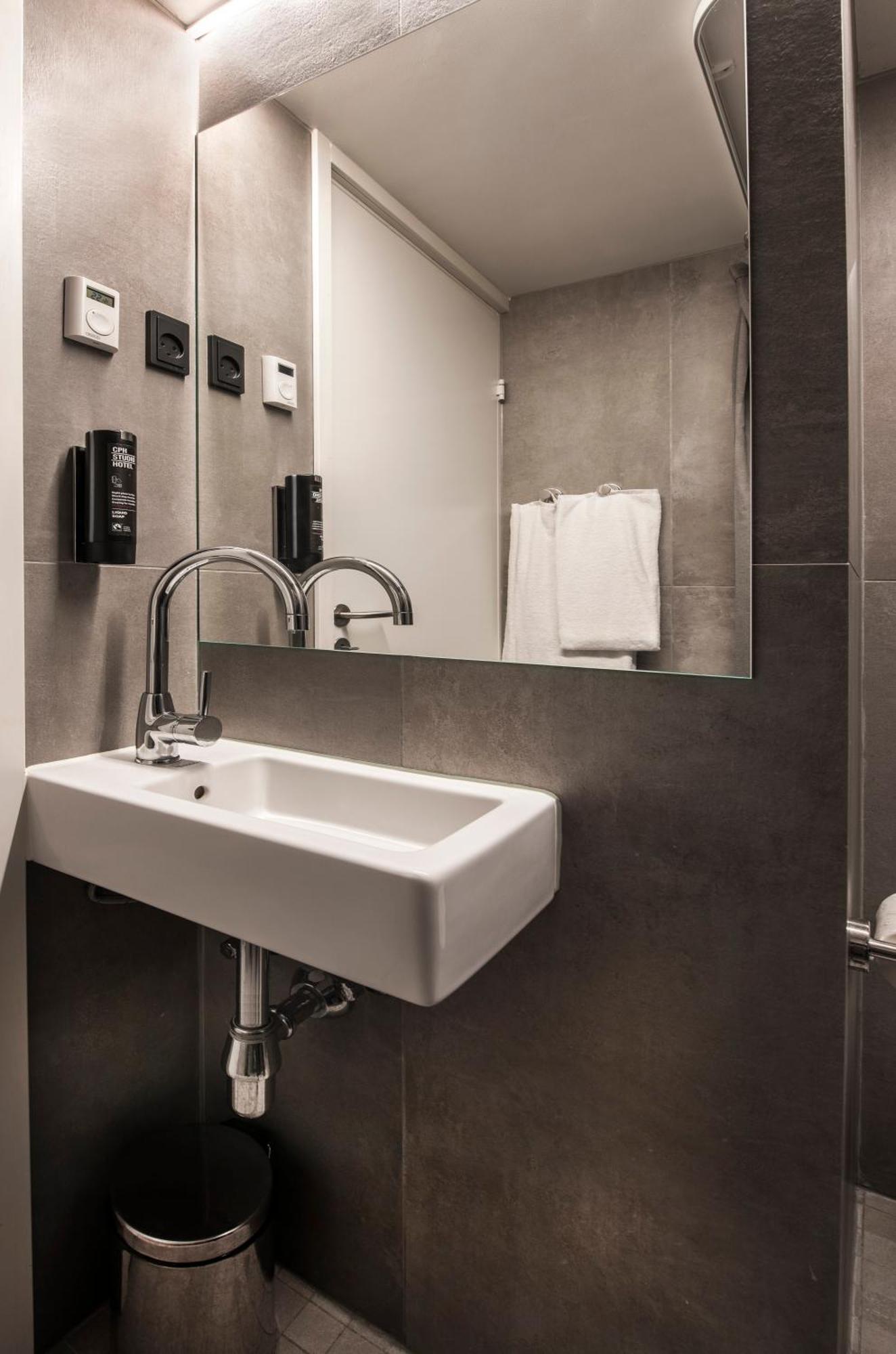 Single Room Kitchenette