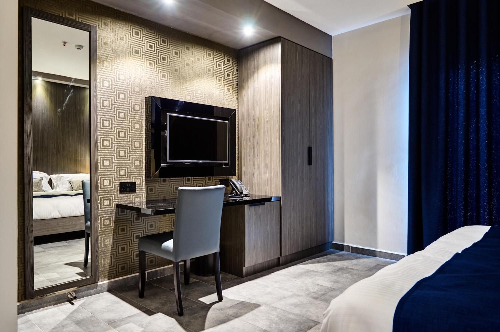 Double or Twin Room Balcony