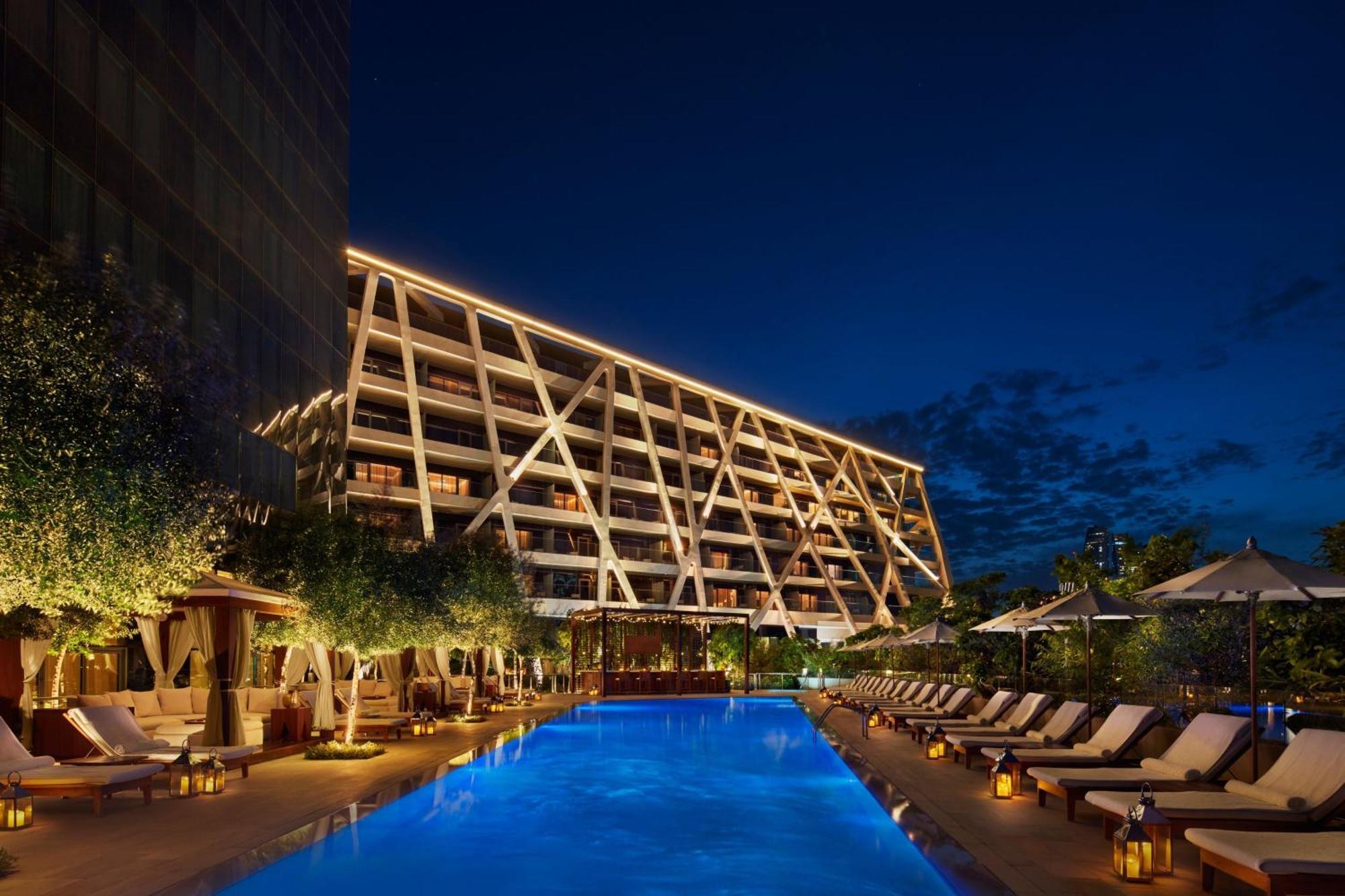 Corner King Suite Marina View