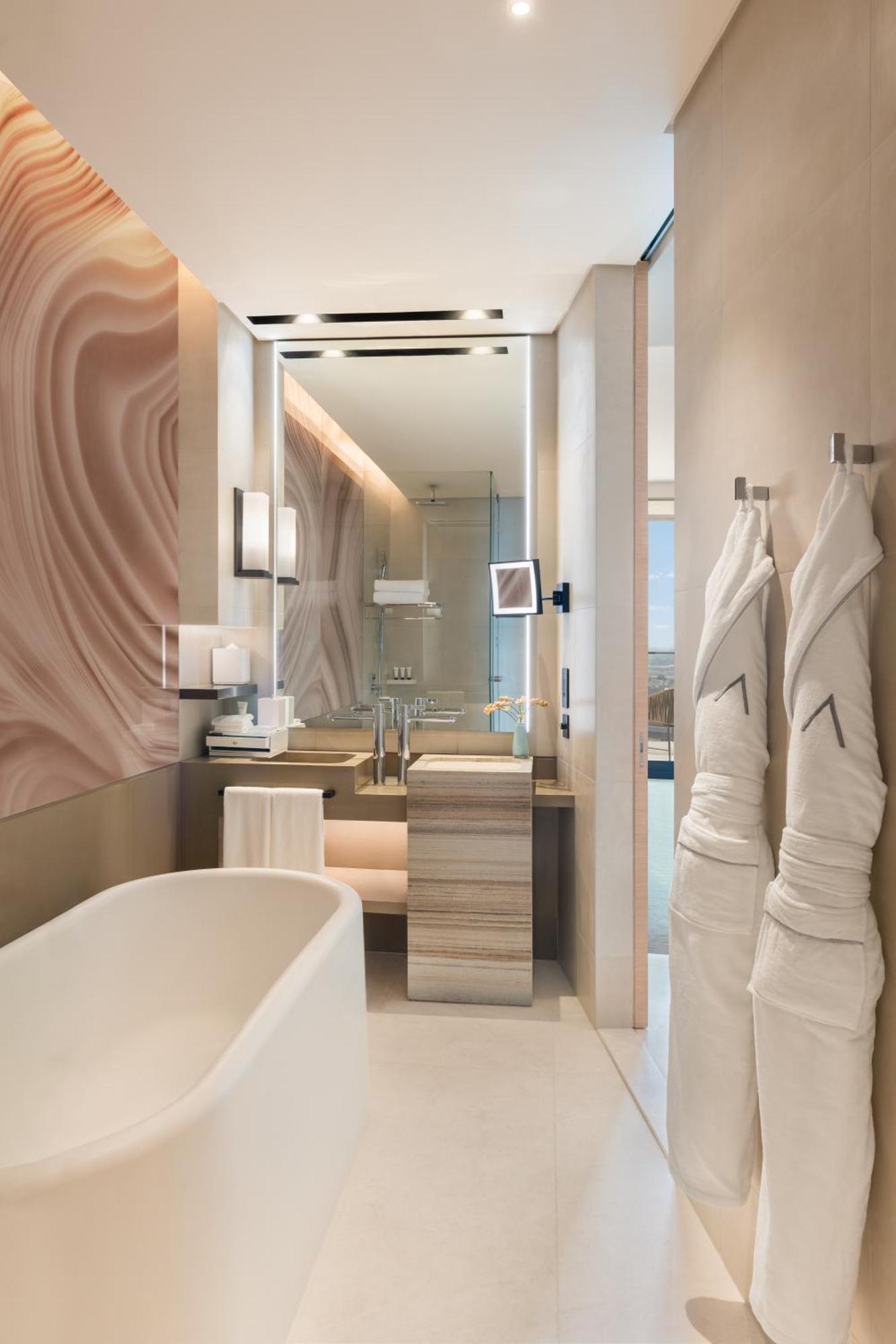 Suite con 1 Camera da Letto, Jacuzzi® e Vista sull’Oceano, con Balcone