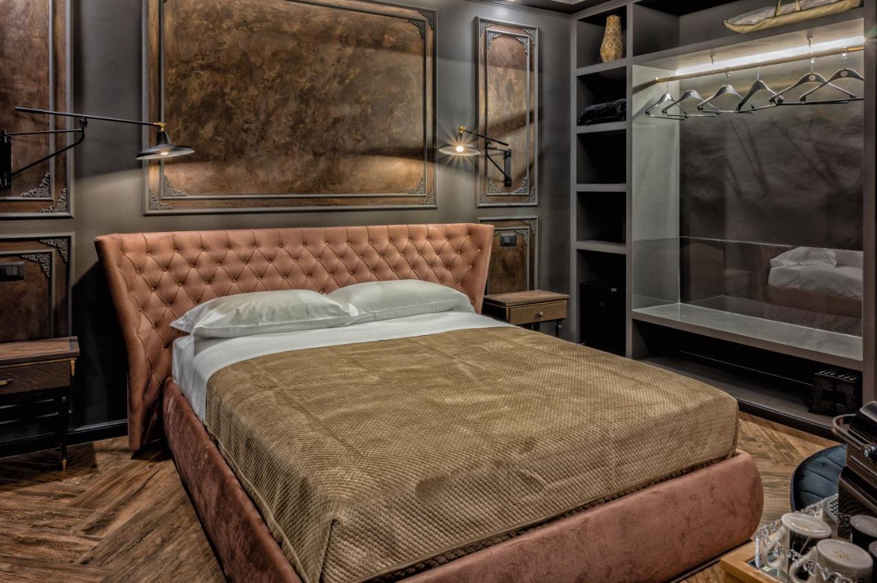 Camera King Deluxe