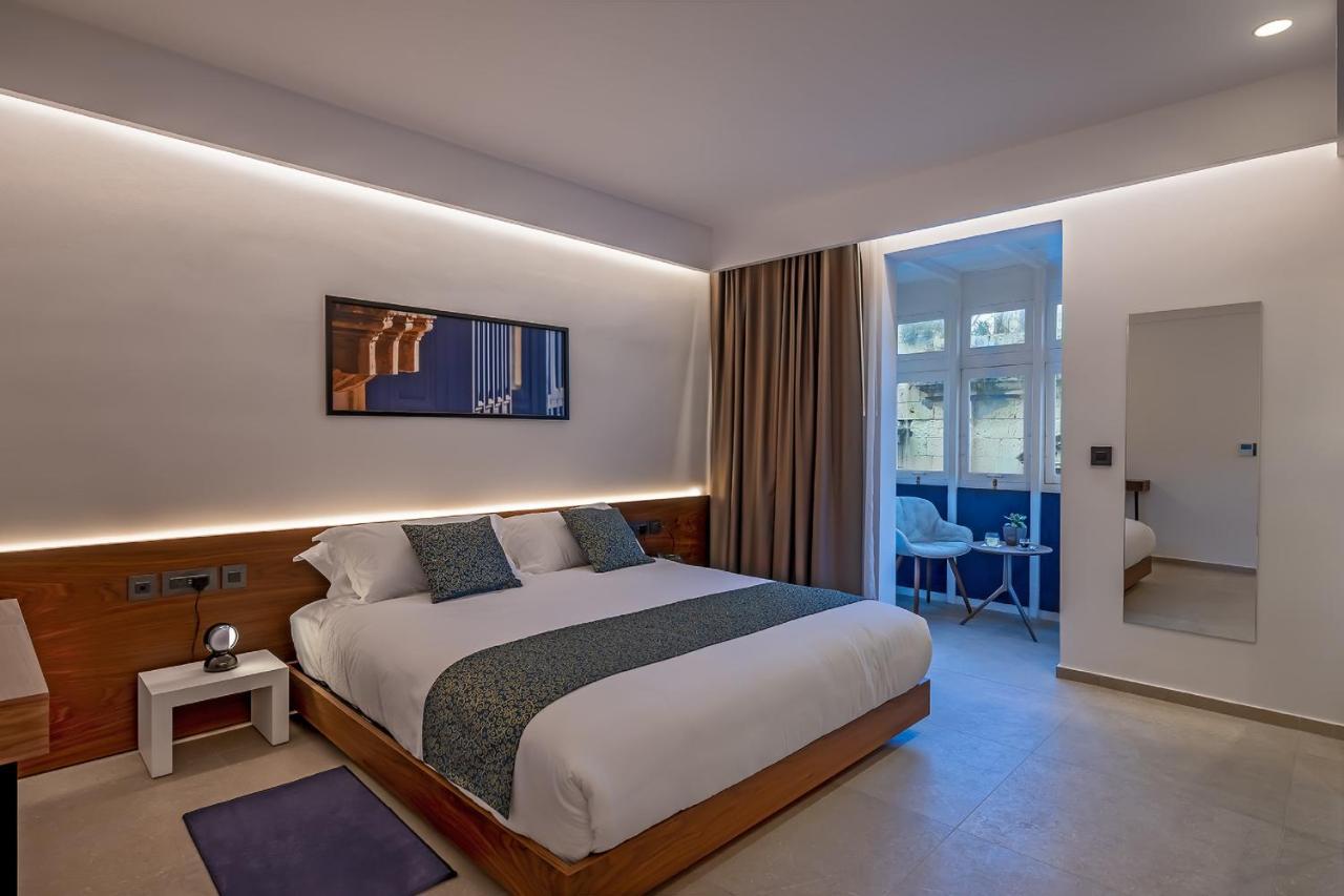 Deluxe Room Maltese Balcony Street View
