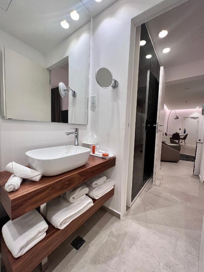 Interior Suite