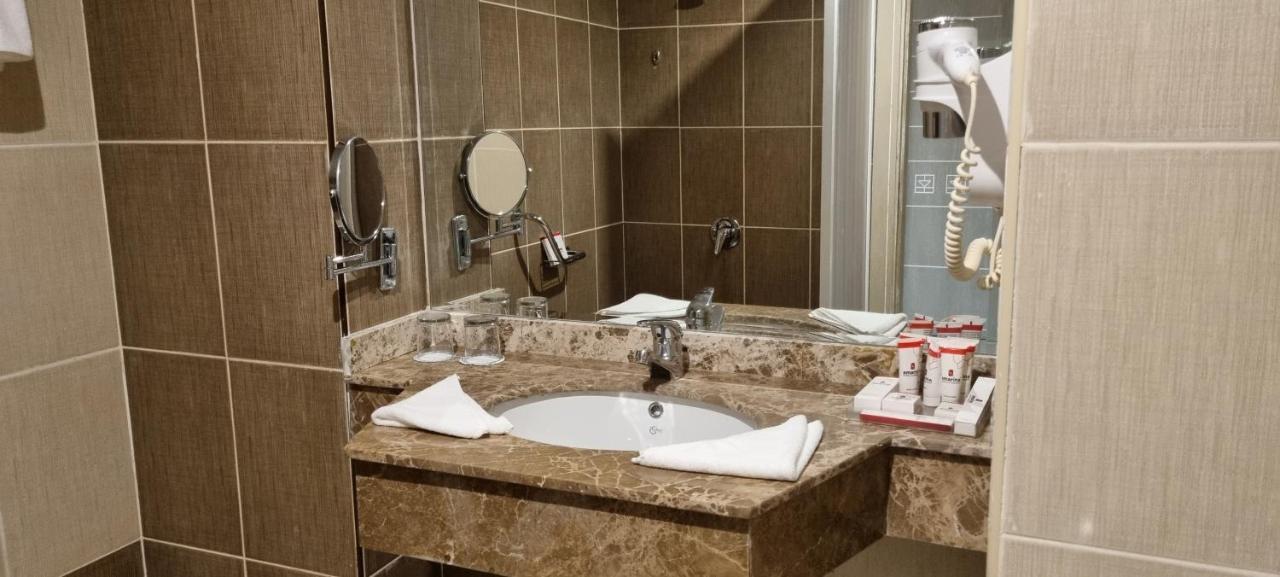 Double or Twin Room Partial Sea View