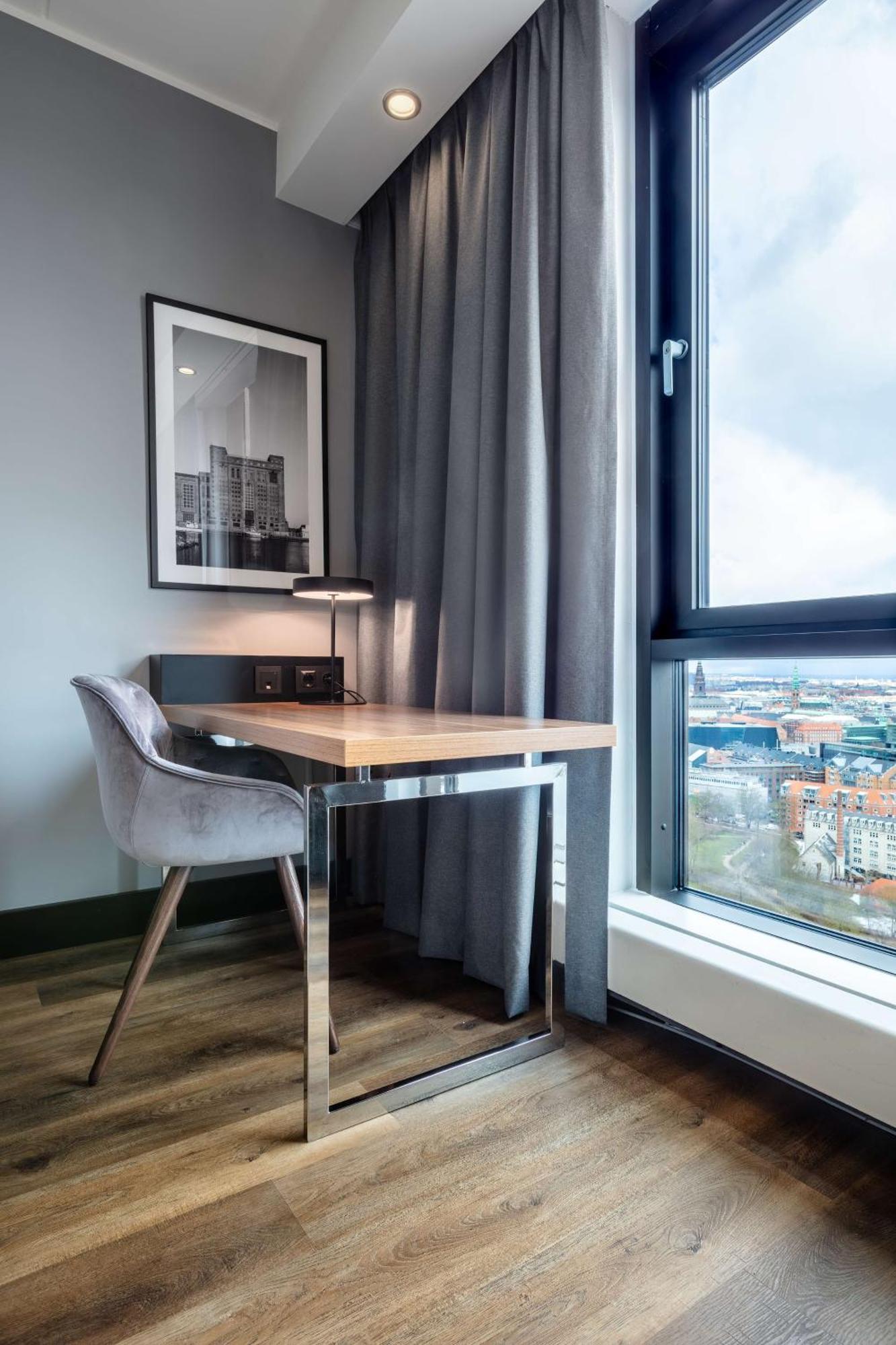Premium Room Skyline Lake View