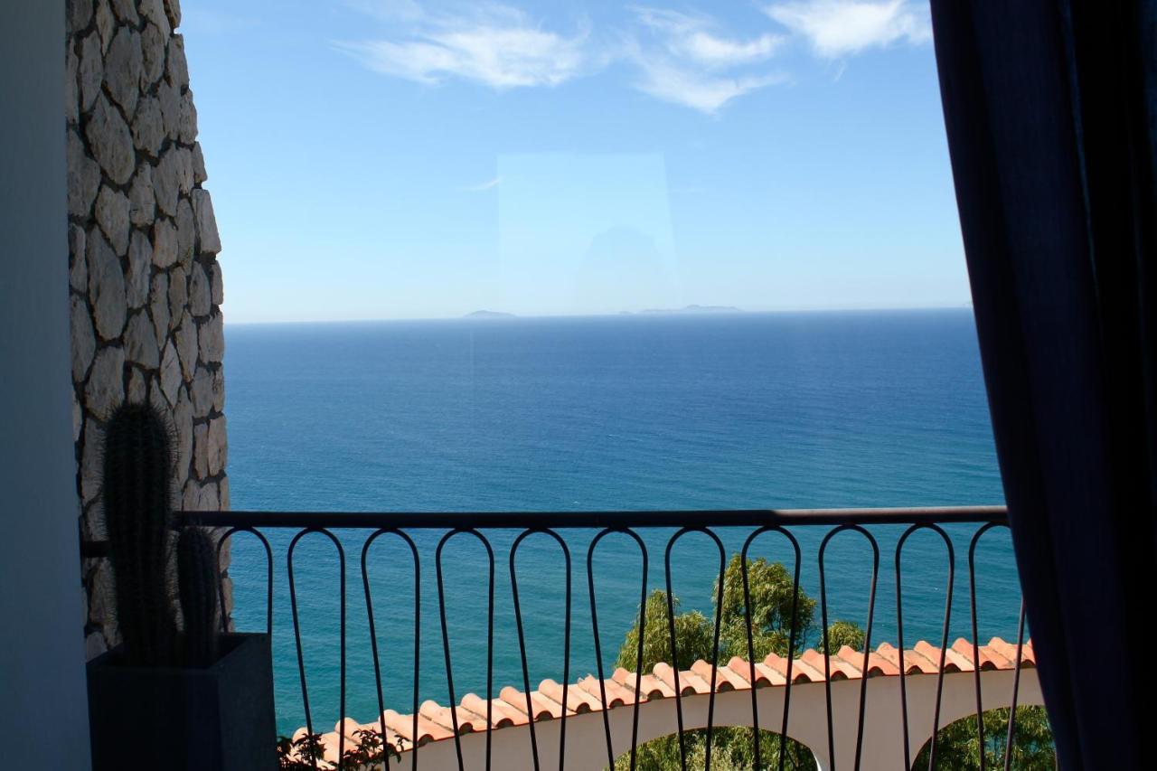 Camera Matrimoniale con Vista Mare
