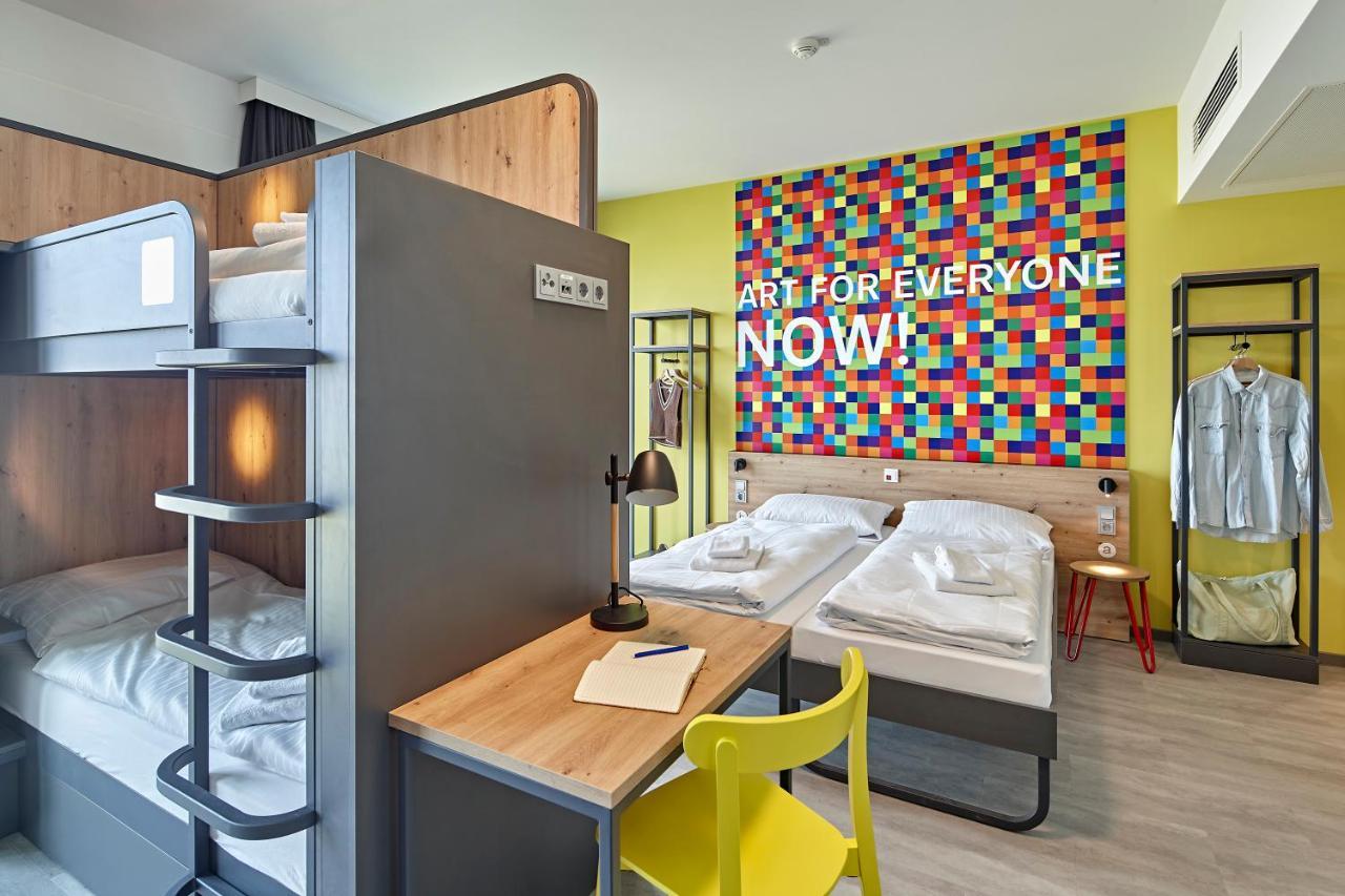 Posto Letto in Dormitorio Misto con 6 Letti