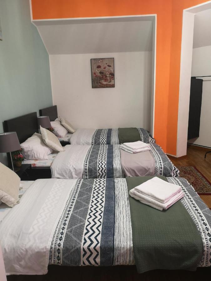 Camera Tripla Economy con Bagno in Comune