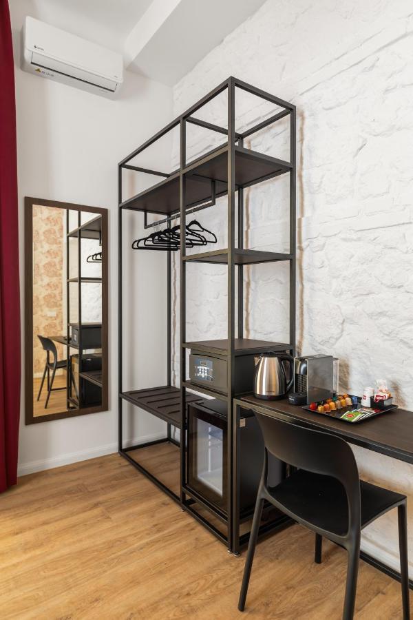 Deluxe Double Room with Balcony,1489413376:JPEG