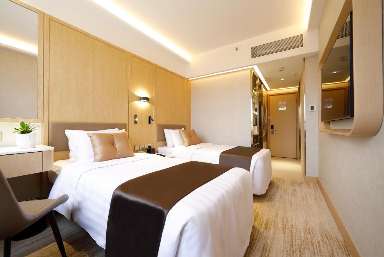 Club Floor Harbour Parkview Twin Room