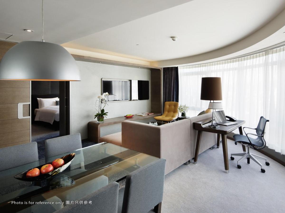 Plaza Suite One King Bed Complimentary welcome gift