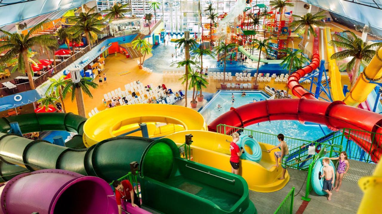 Room Two Queen Beds 4 Waterpark Passes